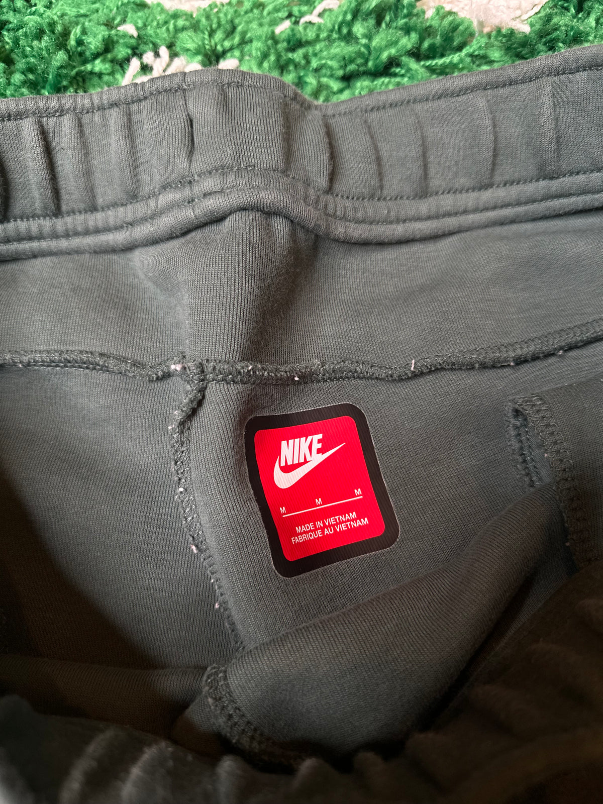 Nike Tech Swetapants Green Size Medium