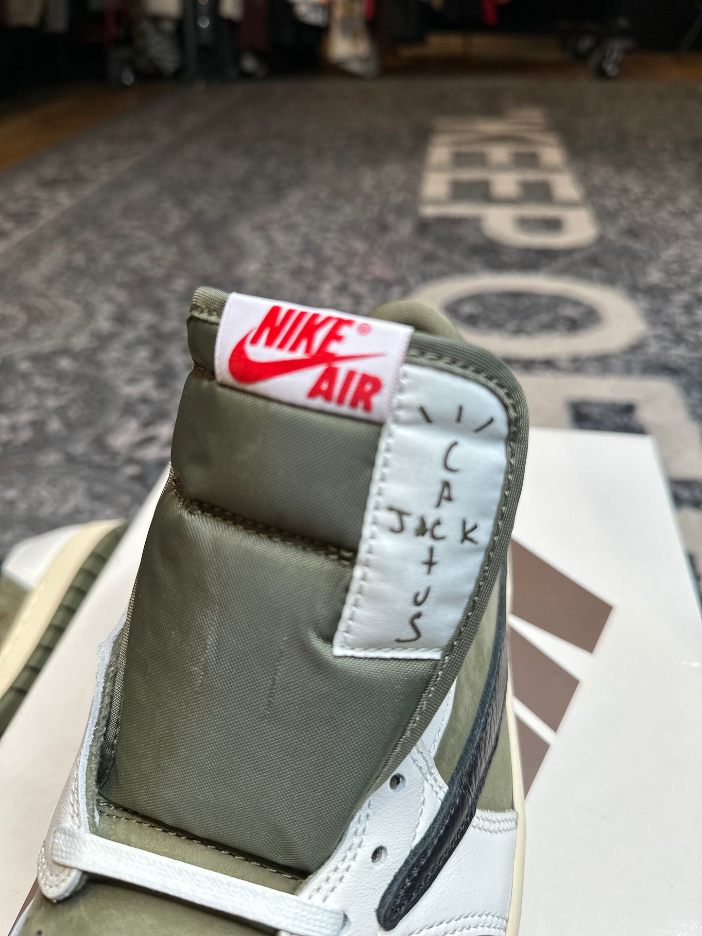 Jordan 1 Low Retro Travis Scott “Olive” DS OG Size 11