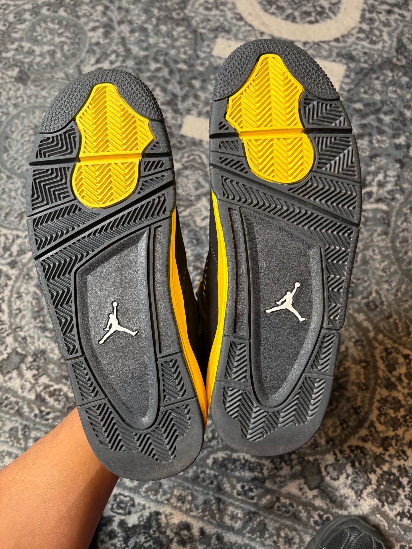 Jordan 4 Retro “Yellow Thunder” CLEAN NB SIZE 11
