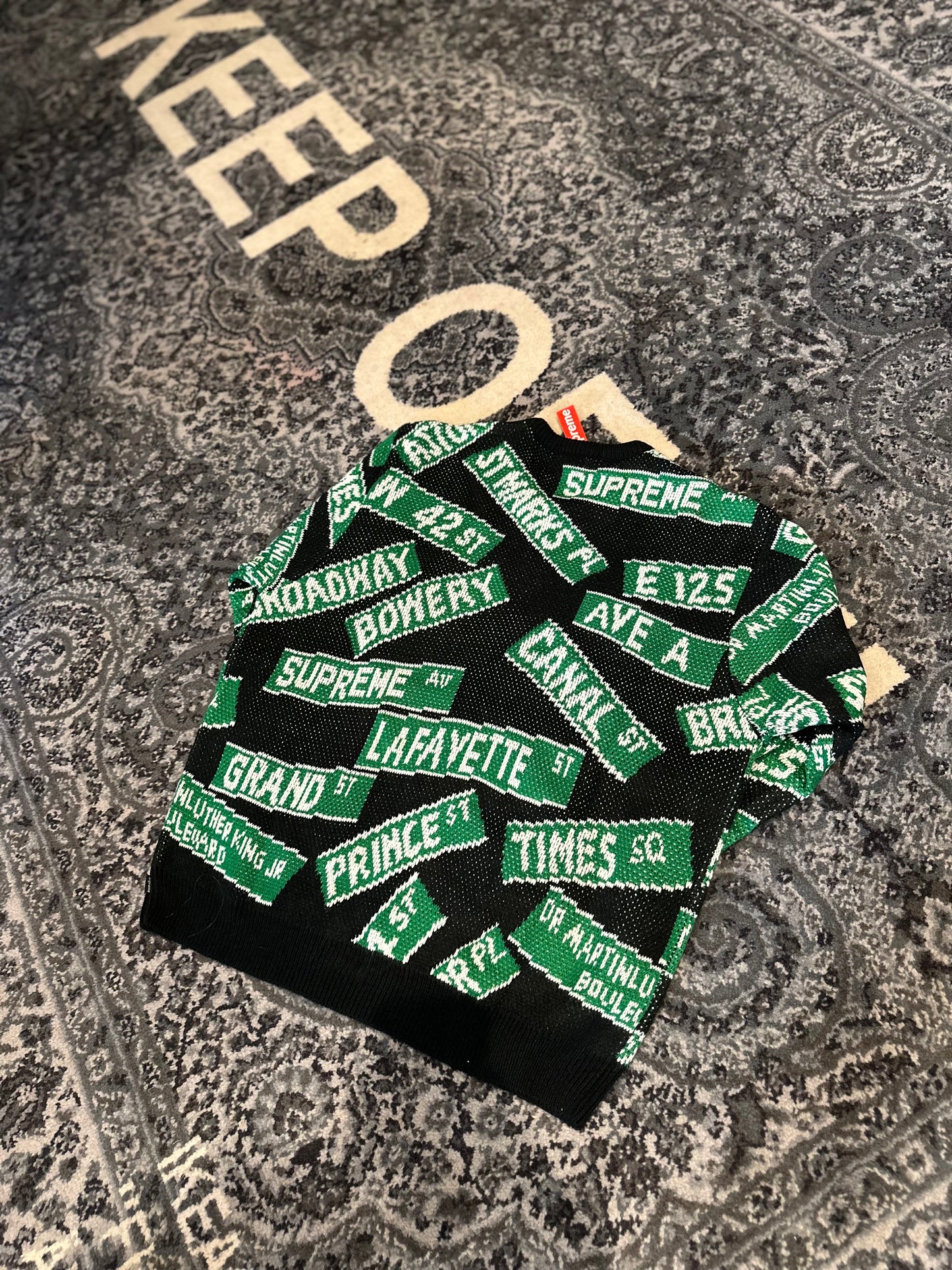 Supreme Street Sign Sweater DS Size Medium