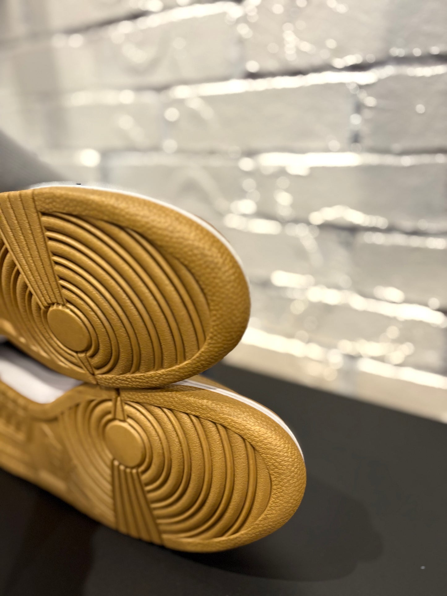 SB Dunk Low Supreme Jewel Swoosh Gold Clean NB Size 10.5