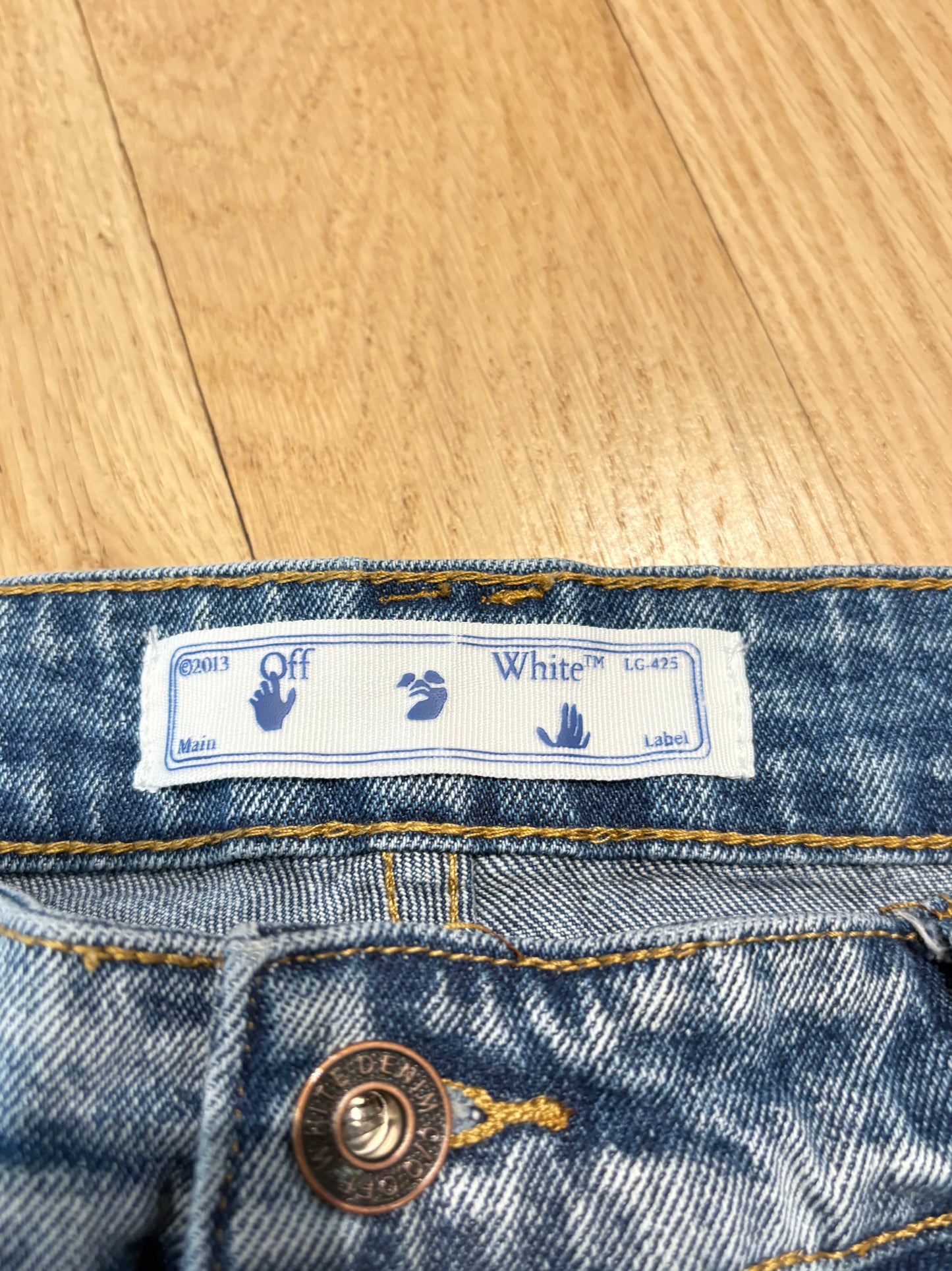 Off-White Jeans Size Medium