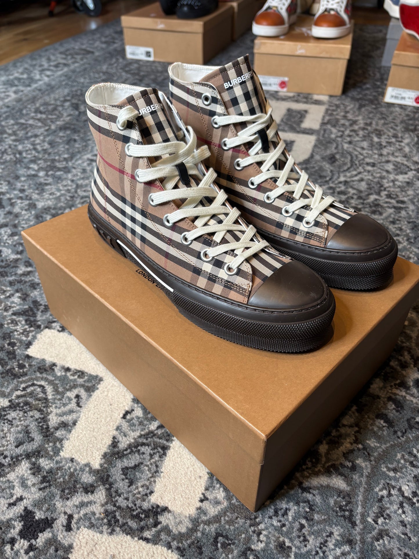 Burberry Vintage Check High Top Birch Brown DS OG SIZE 11(44EU)