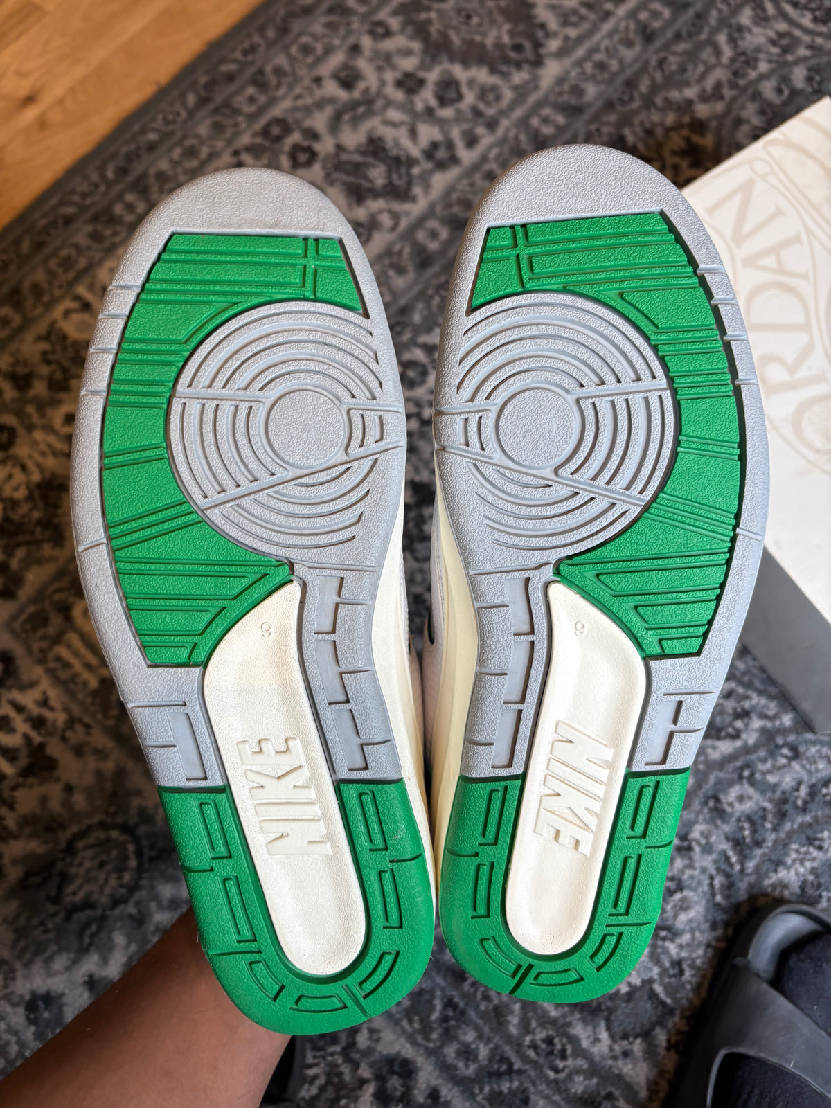 Jordan 2 Retro “Lucky Green” Clean Og Size 9