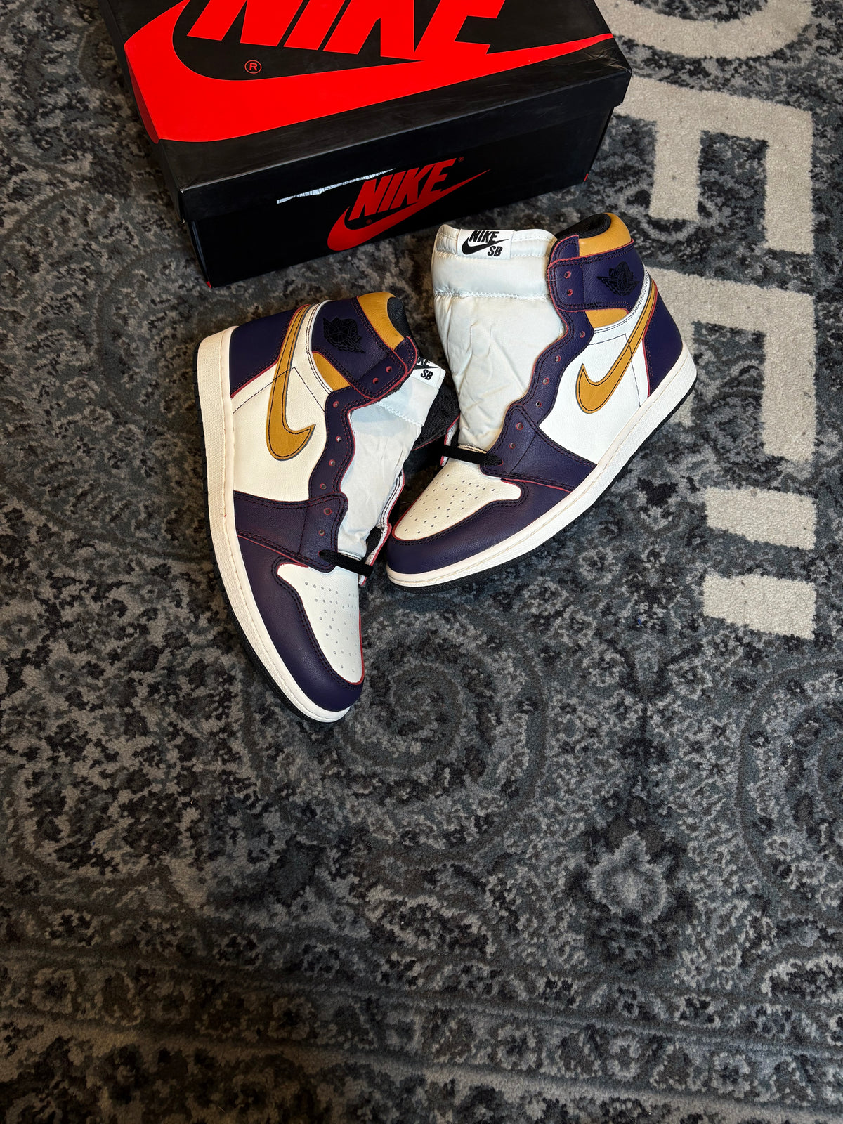 Jordan 1 Retro High OG Defiant SB “La to Chicago” Ds Og Size 10