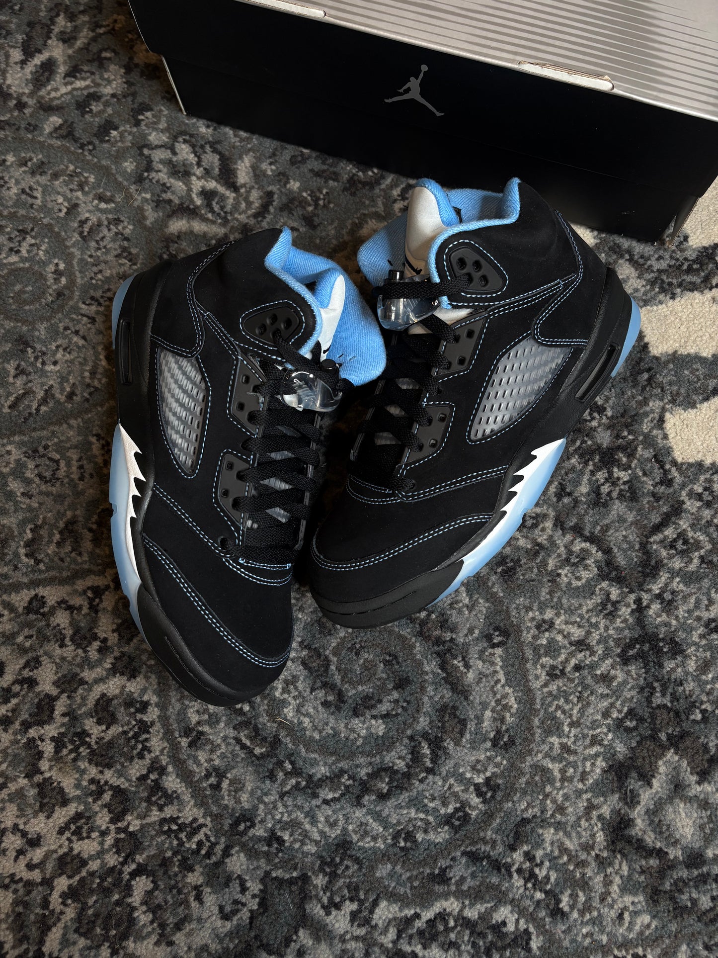 Jordan 5 Retro “ Black University Blue” Ds Og Size 6Y