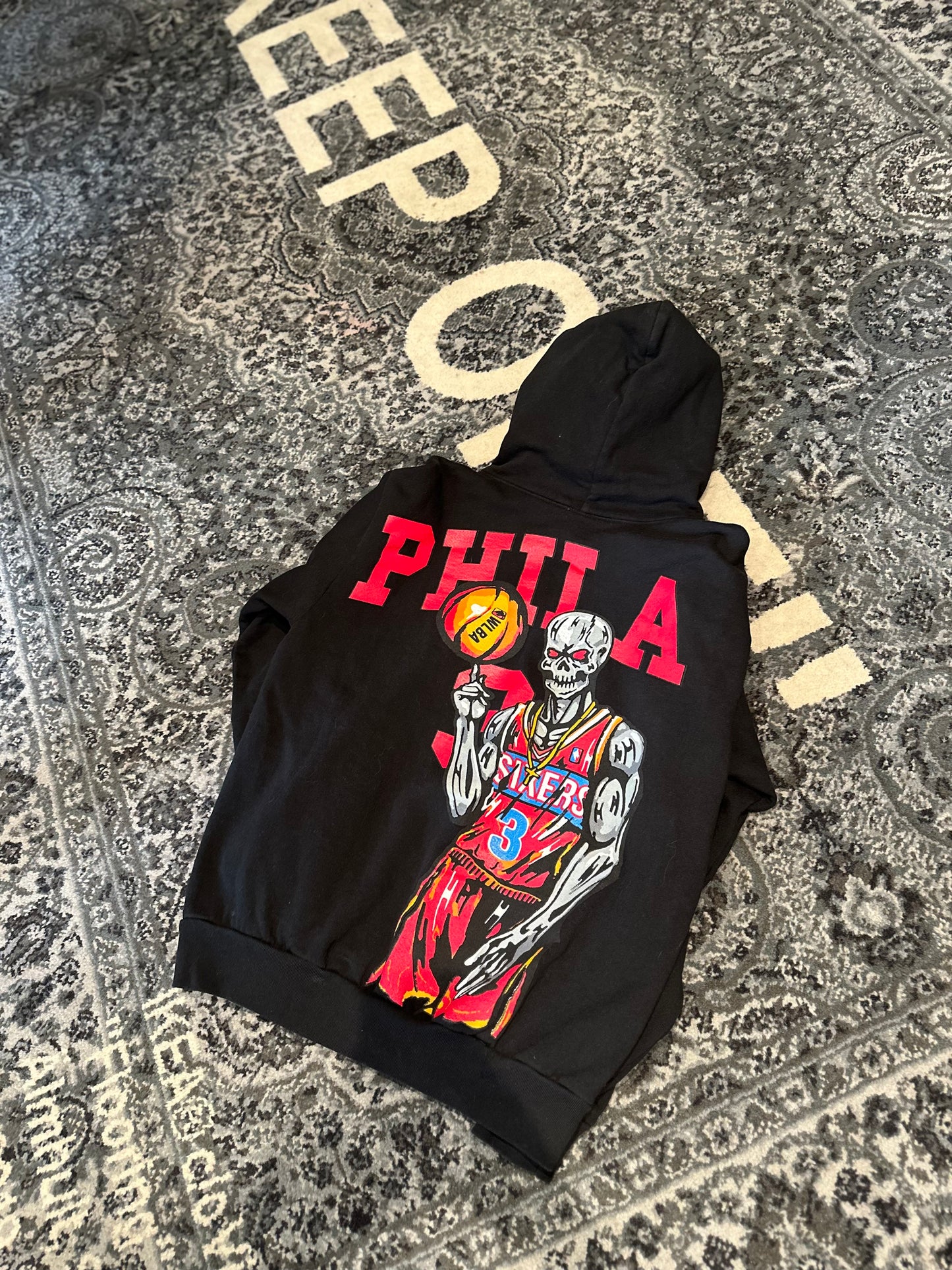 Warren Lotas Sixers Hoodie Size Medium