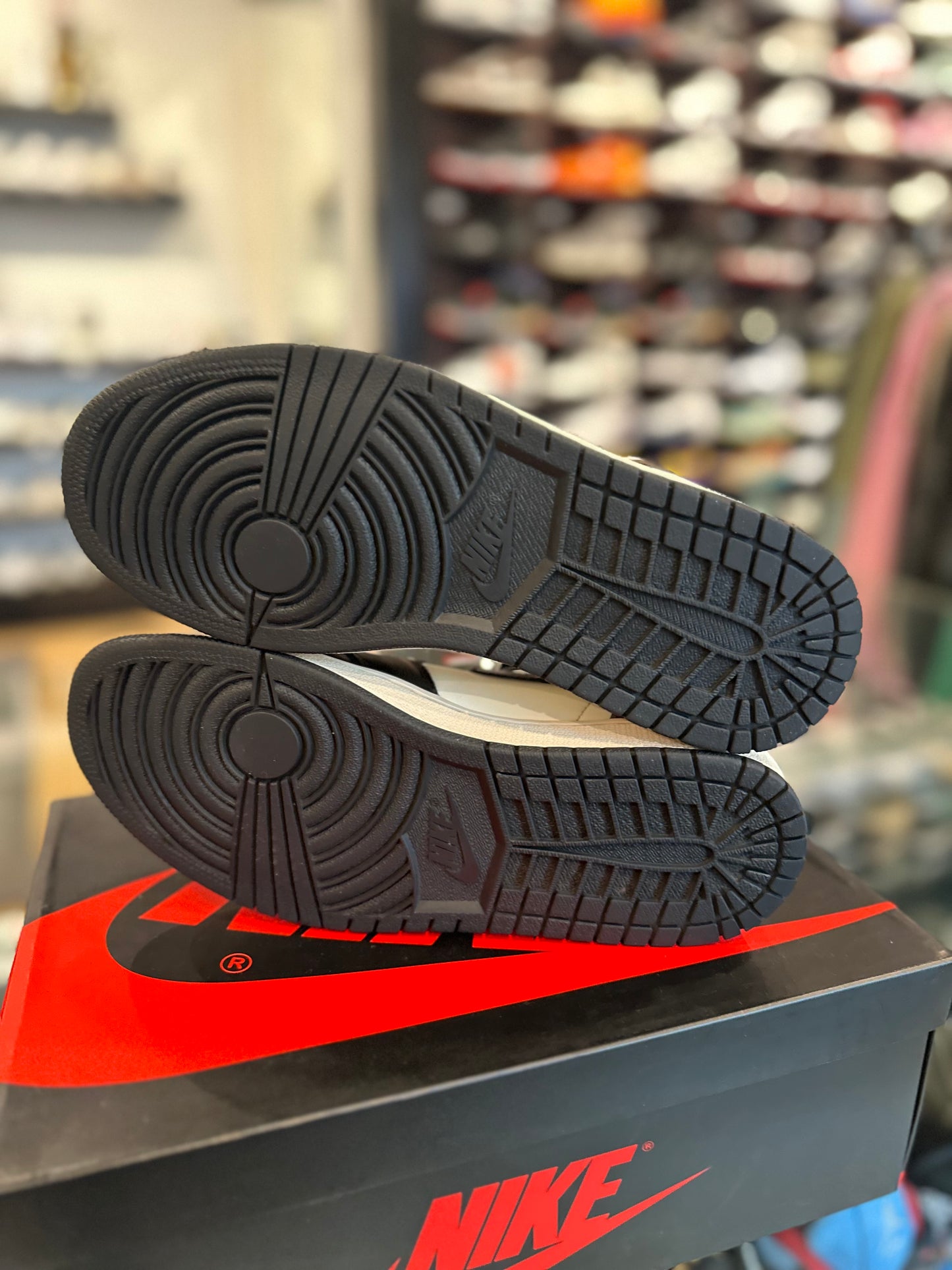 Jordan 1 Retro Mocha Clean OG Size 8.5