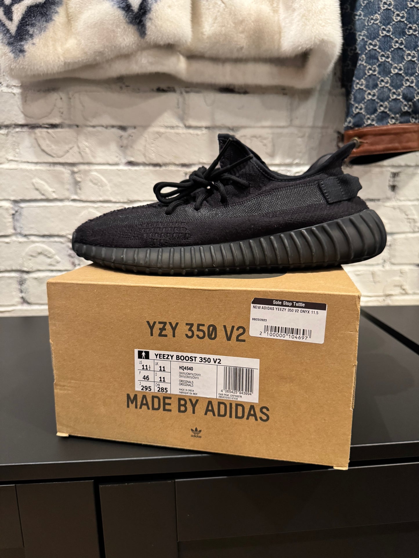 Yeezy 350 Onyx Clean OG Size 11.5