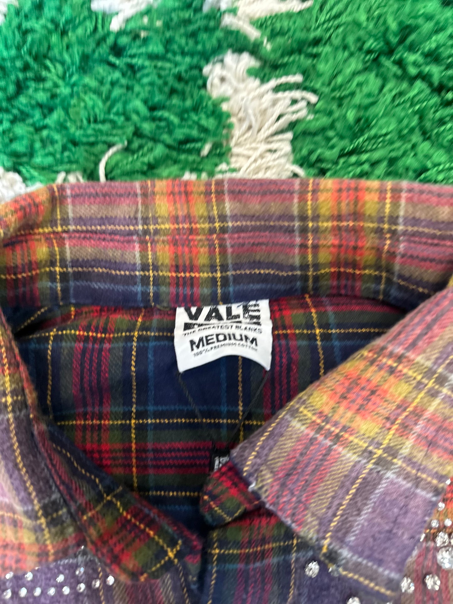 Vale Multicolor Rhinestone Flannel DS Size Medium