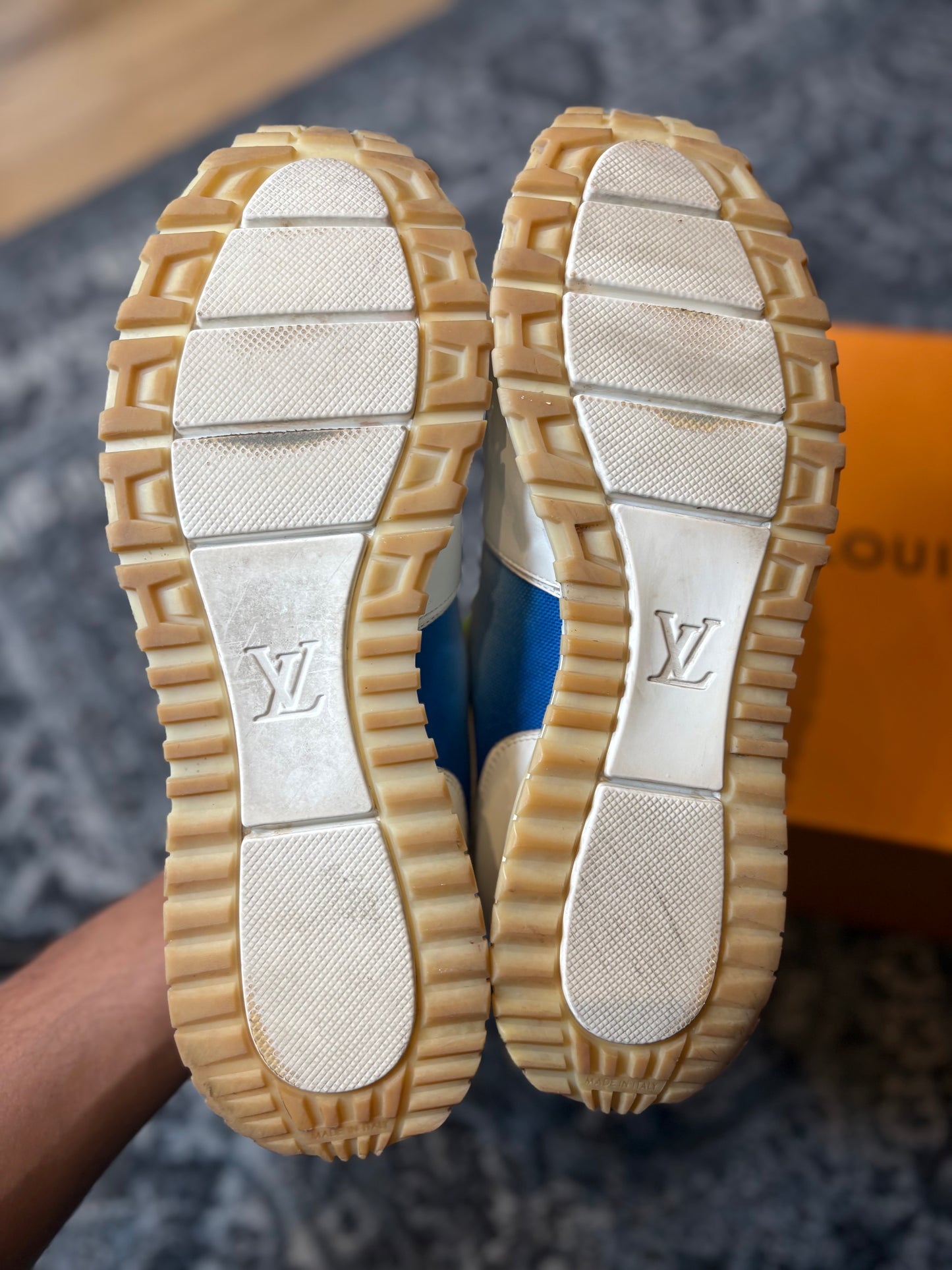 LOUIS VUITTON Run Away Line Monogram Eclipse Blue Gradation PO OG SIZE 7.5