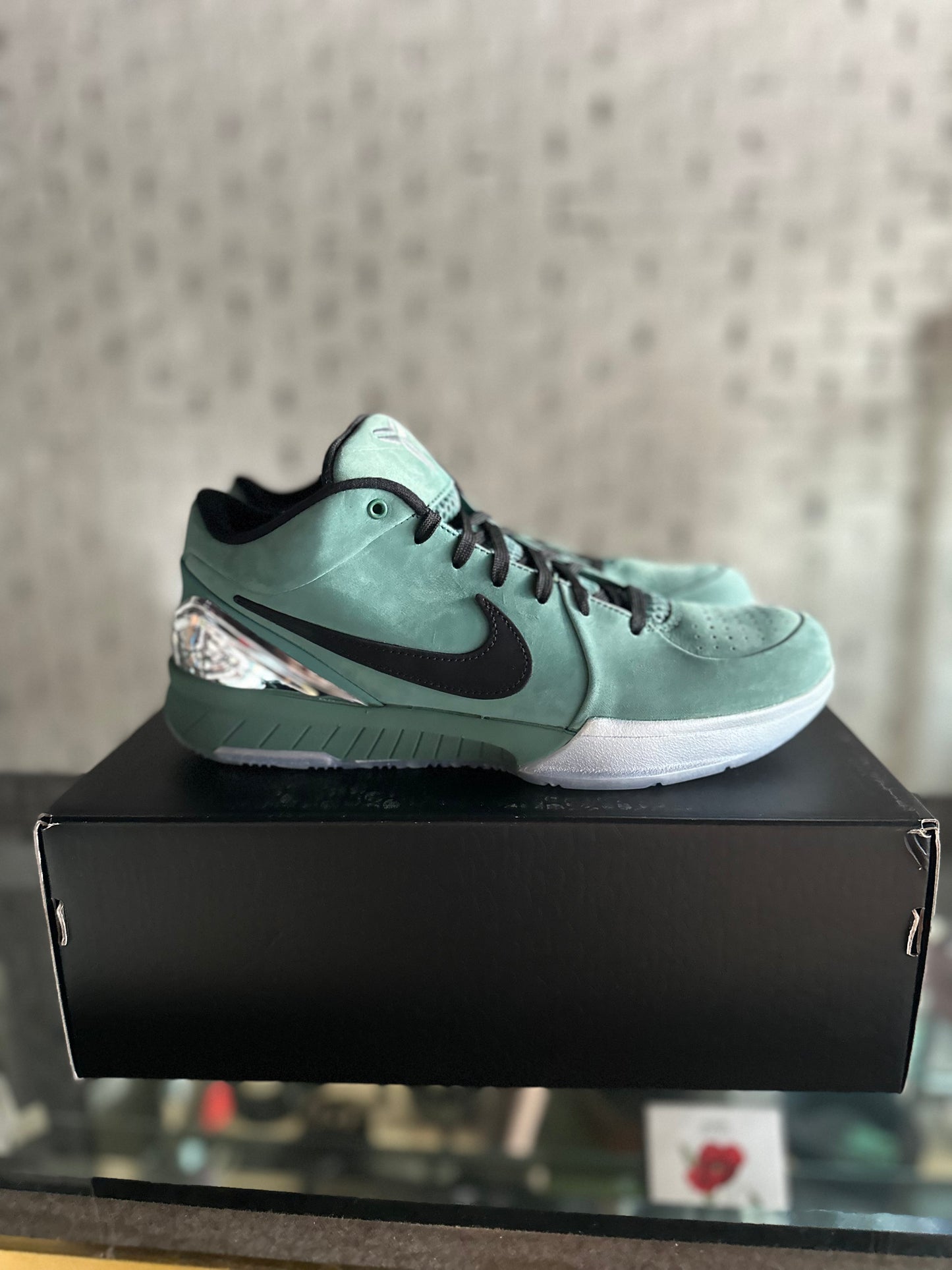 Kobe 4 Girl Dad Sz. 10 DS