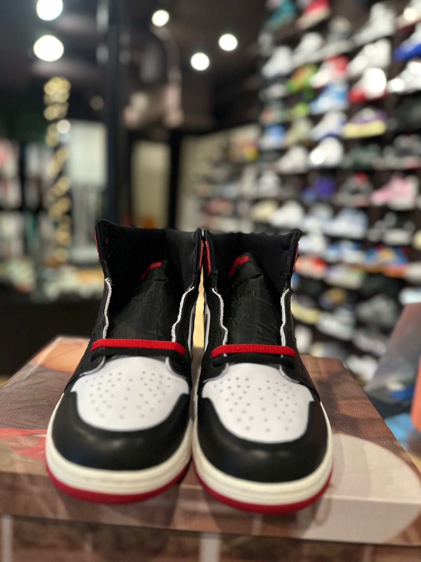 Jordan 1 Retro High OG Black Toe Reimagined DS OG