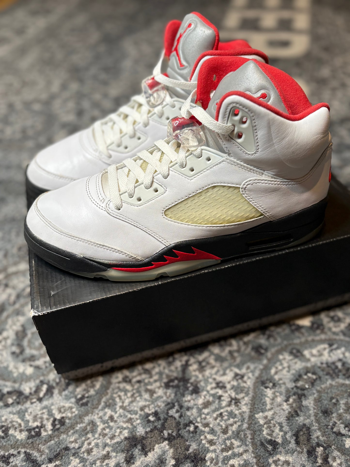 Jordan 5 Retro “Fire Red Silver Tongue” Po Og Size 10