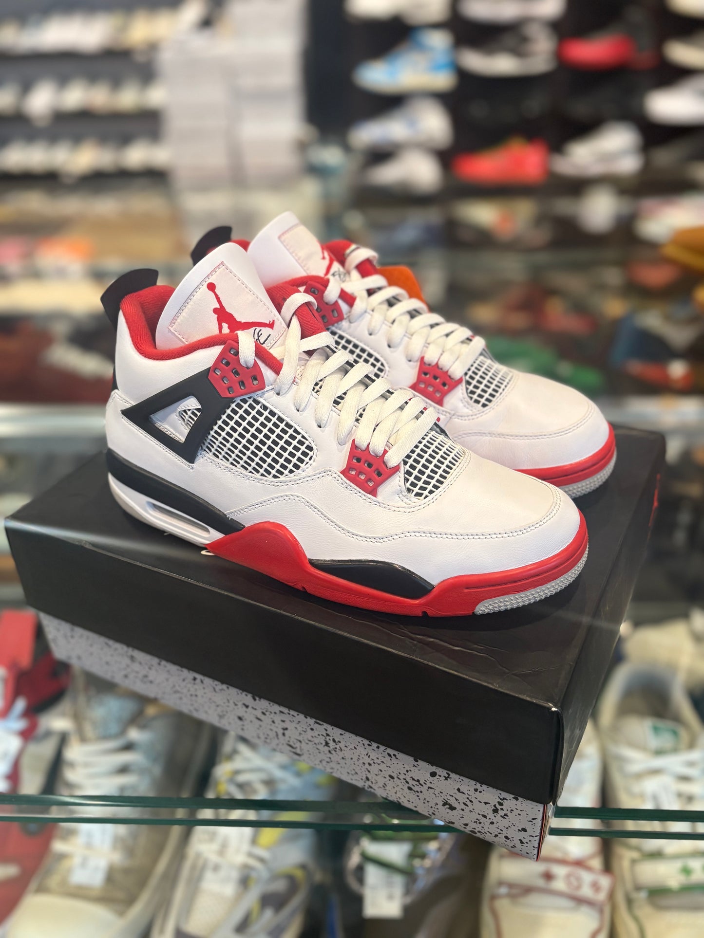 Jordan 4 ‘Fire red’ size 10.5 VNDS OG all