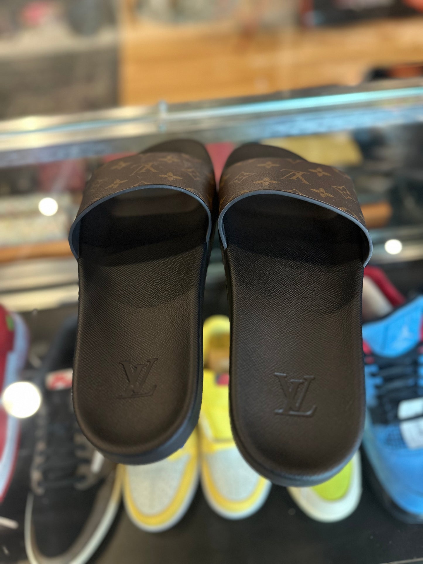 Louis Vuitton Brown Monogram Slides Clean NB Size 10.5LV