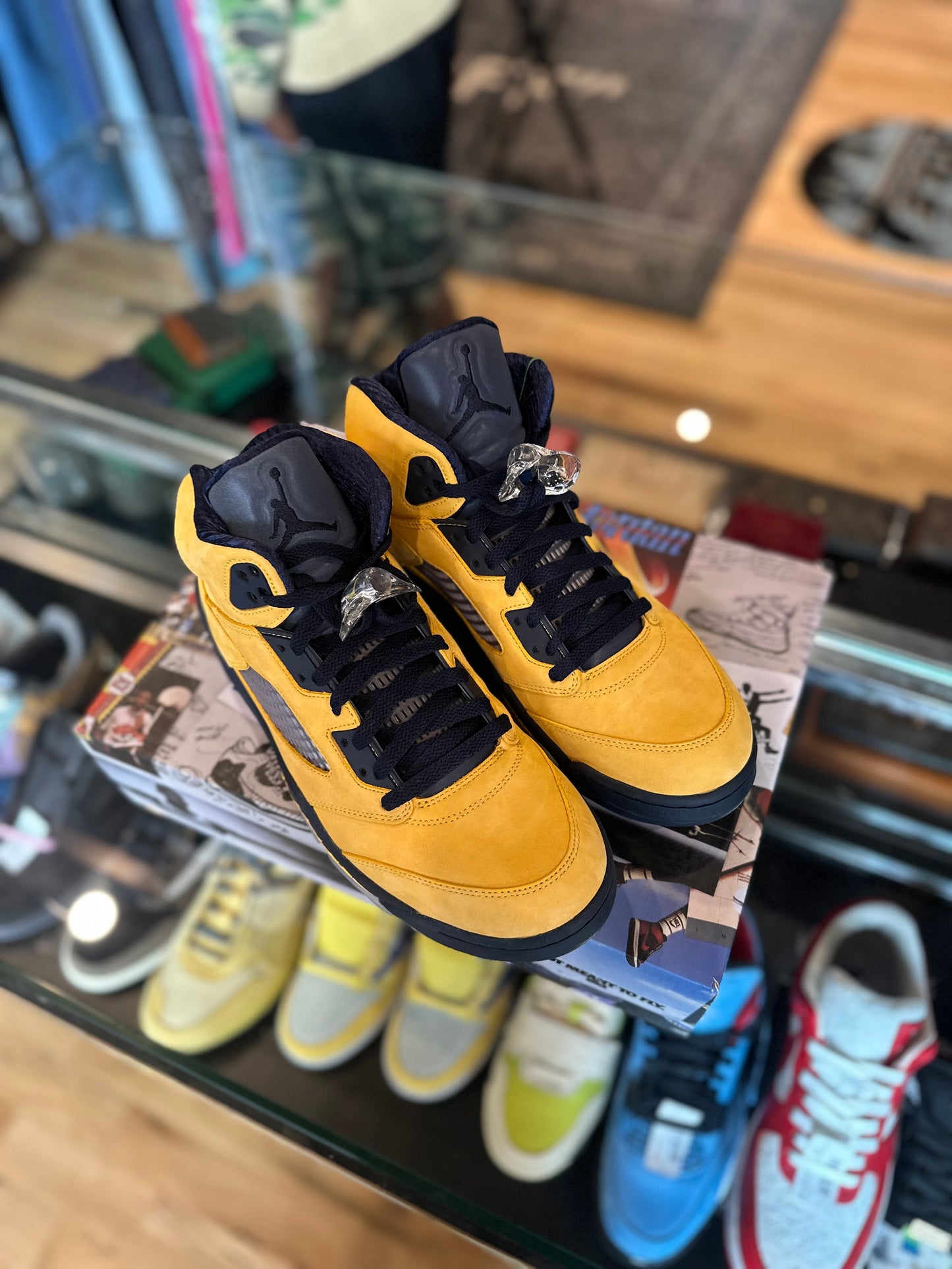 Jordan 5 Retro Michigan DS OG Size 11