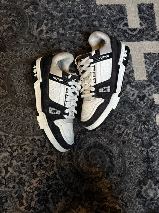 Loui Vuitton Trainer “Black Monogram” Clean Nb Size 8.5