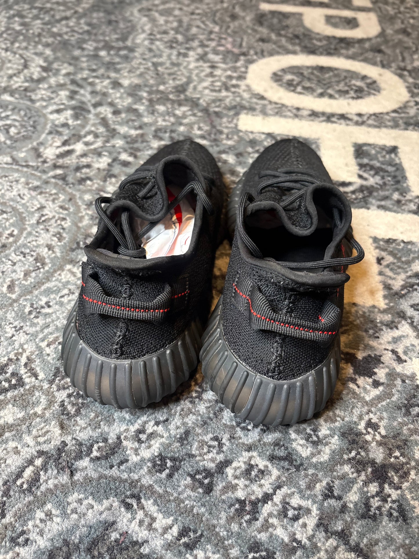 Yeezy 350 V2 “Black Red” Clean Nb Size 10.5