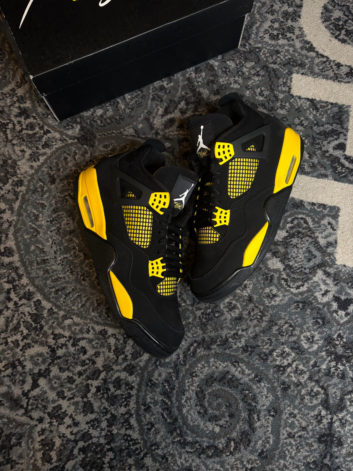 Jordan 4 Retro “Thunder” Clean Og Size 12