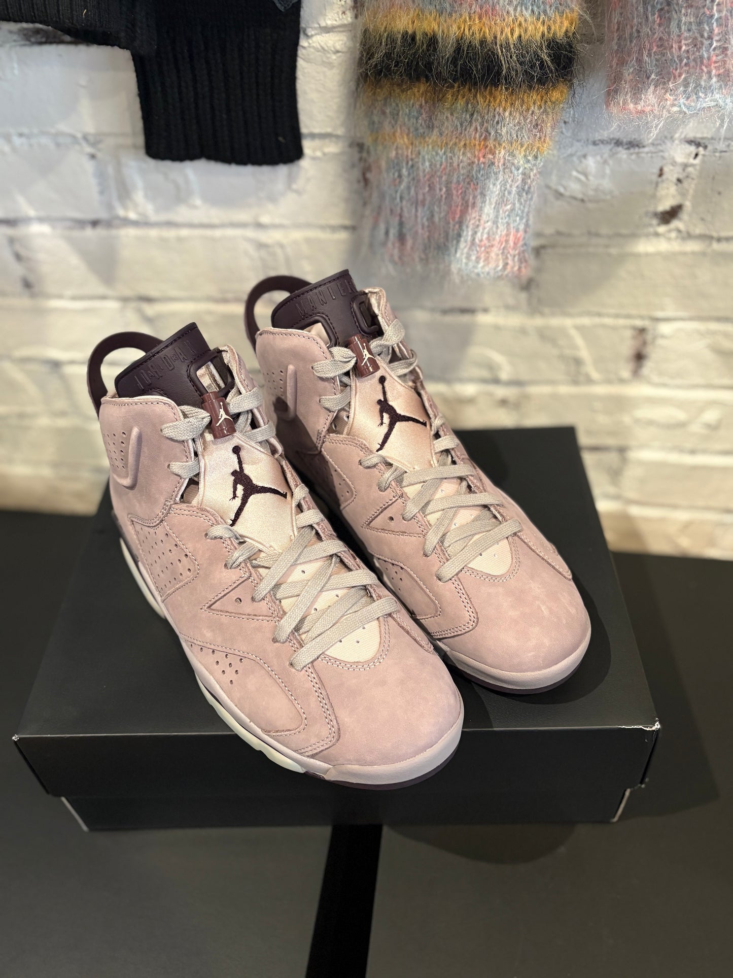 Jordan 6 Retro AMA Smokey Mauve DS OG Size 9