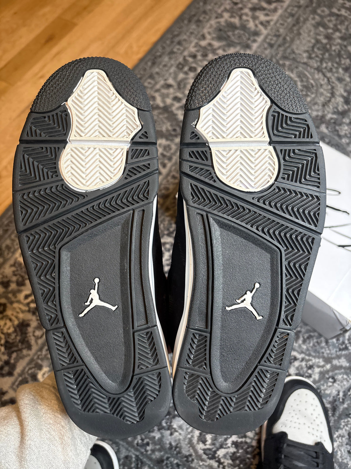 Jordan 4 Retro “White Thunder” Clean Og Size 10.5