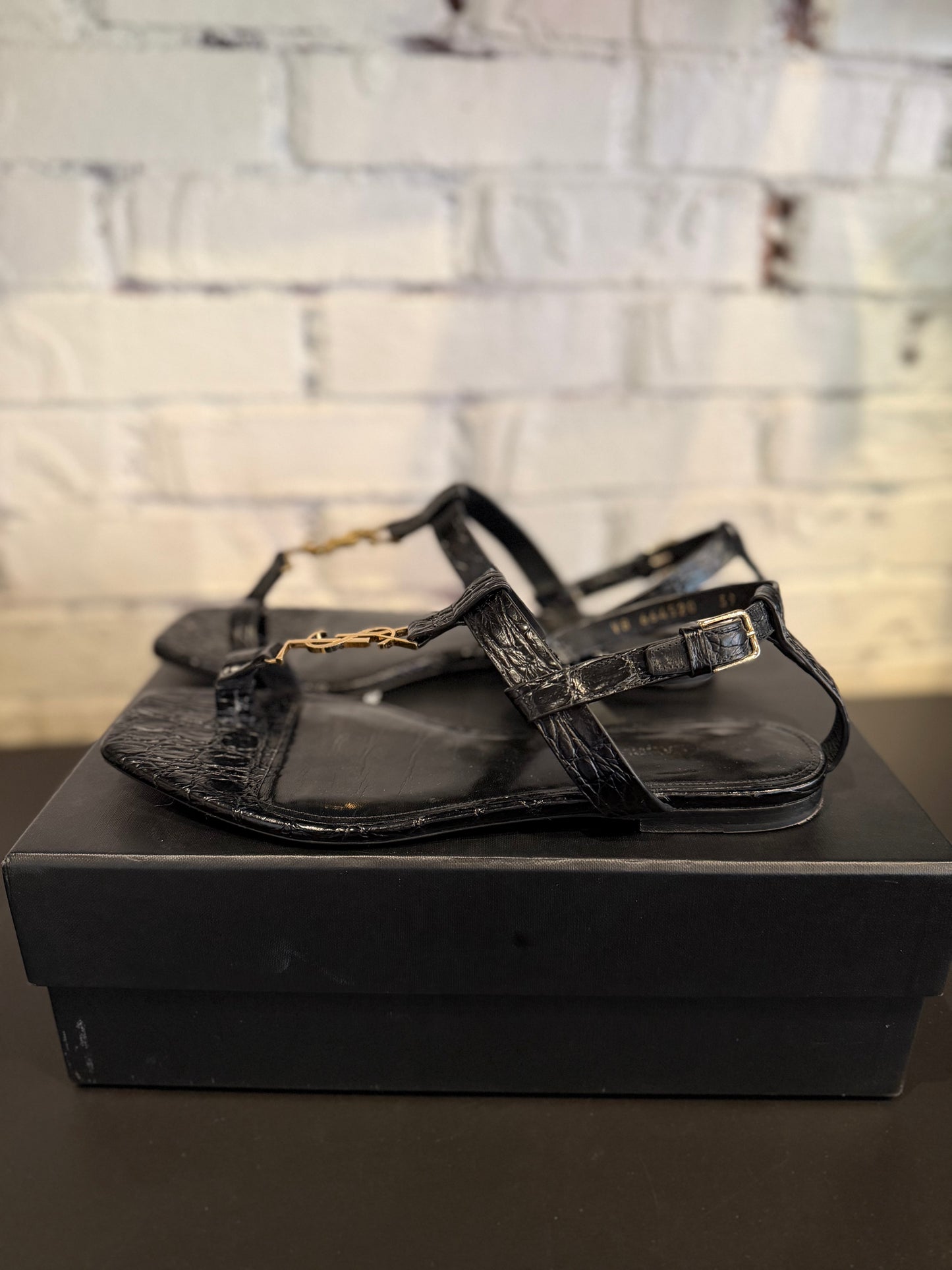 YSL Cassandra Flat Leather Sandals size 39 (6y/7.5w)