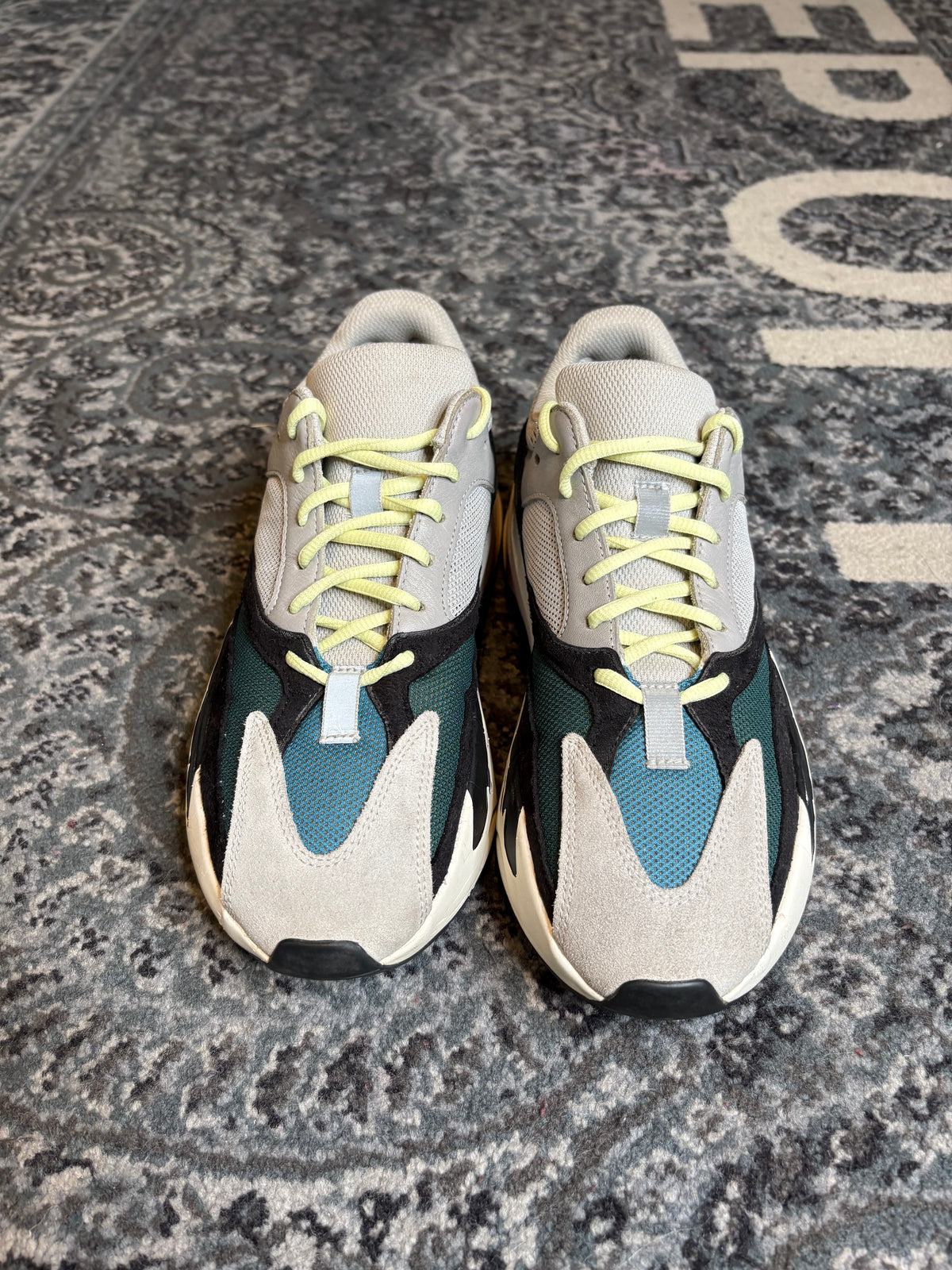 Yeezy Boost 700 “Wave Runner” Clean Nb Size 10.5