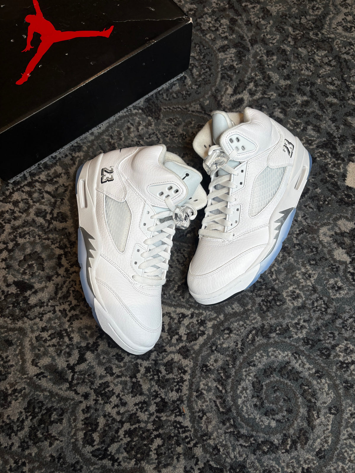 Jordan 5 Retro “White Metallic” Clean Og Size 9