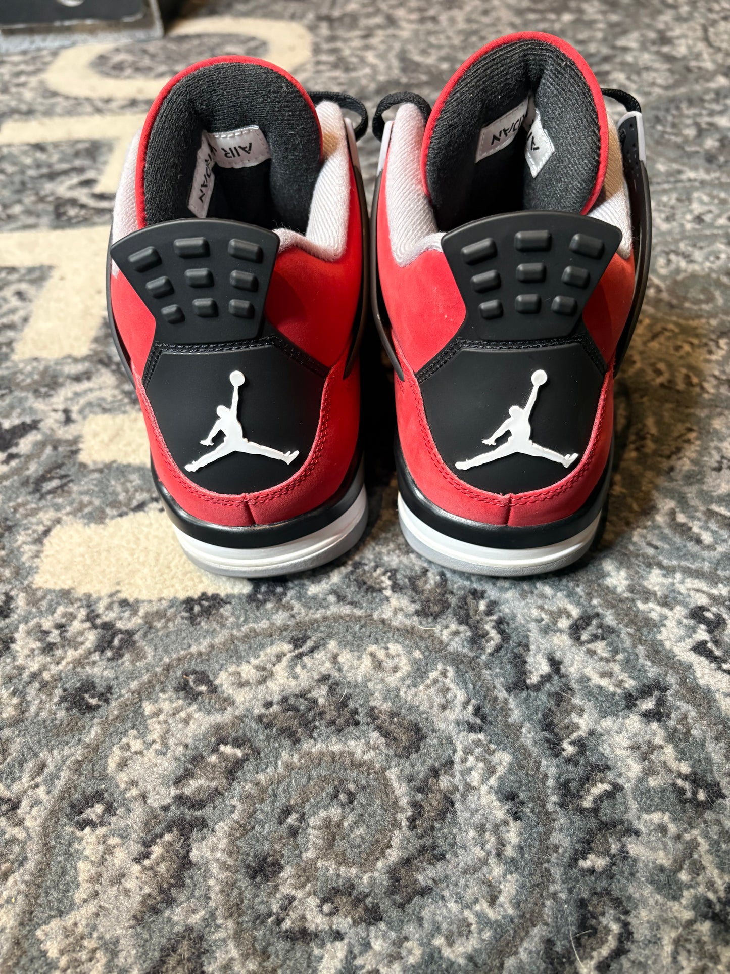 Jordan 4 Retro “Toro” Clean Nb Size 9