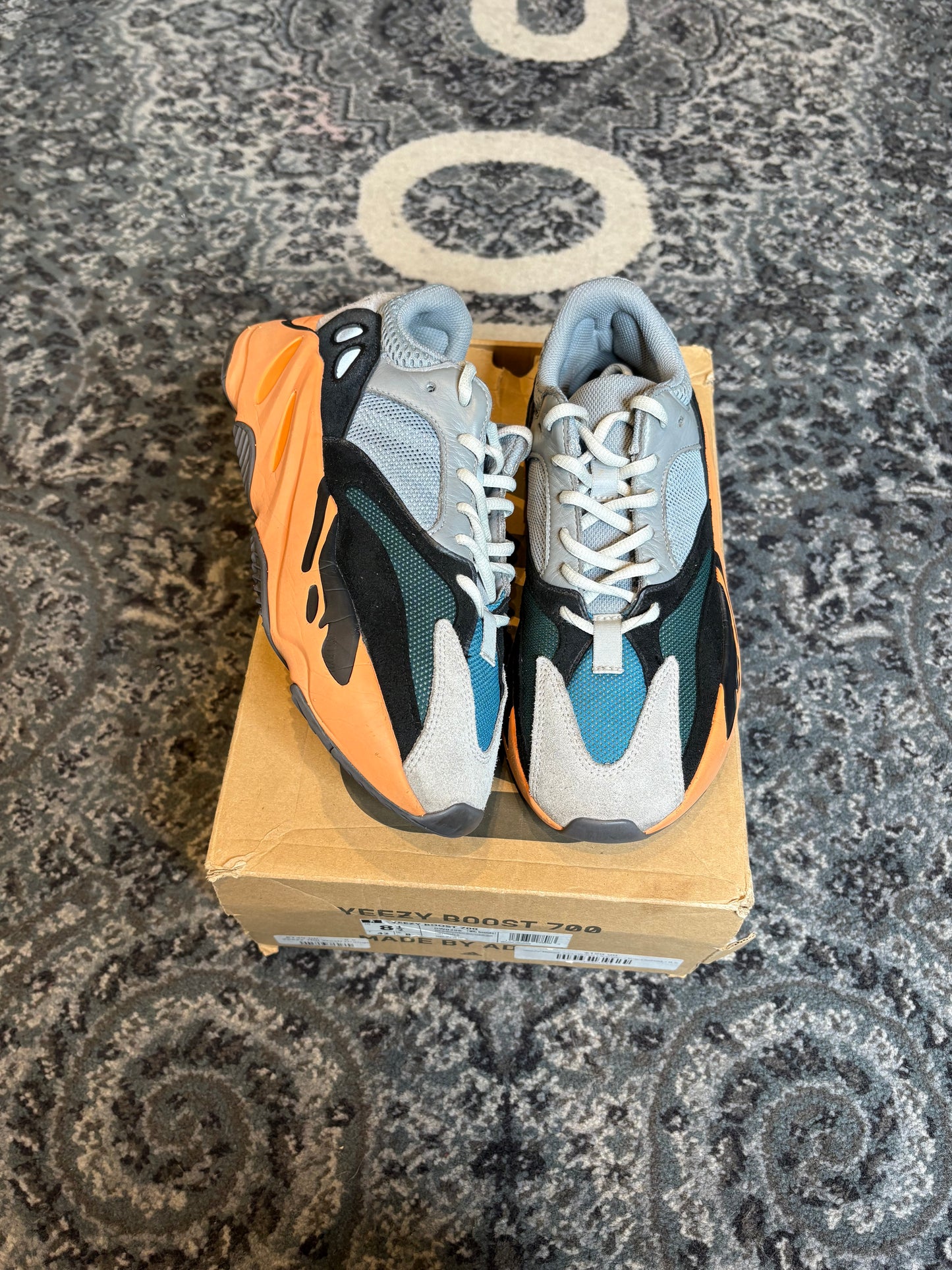 Yeezy Boost 700 “Wash Orange” CLEAN OG SIZE 8.5