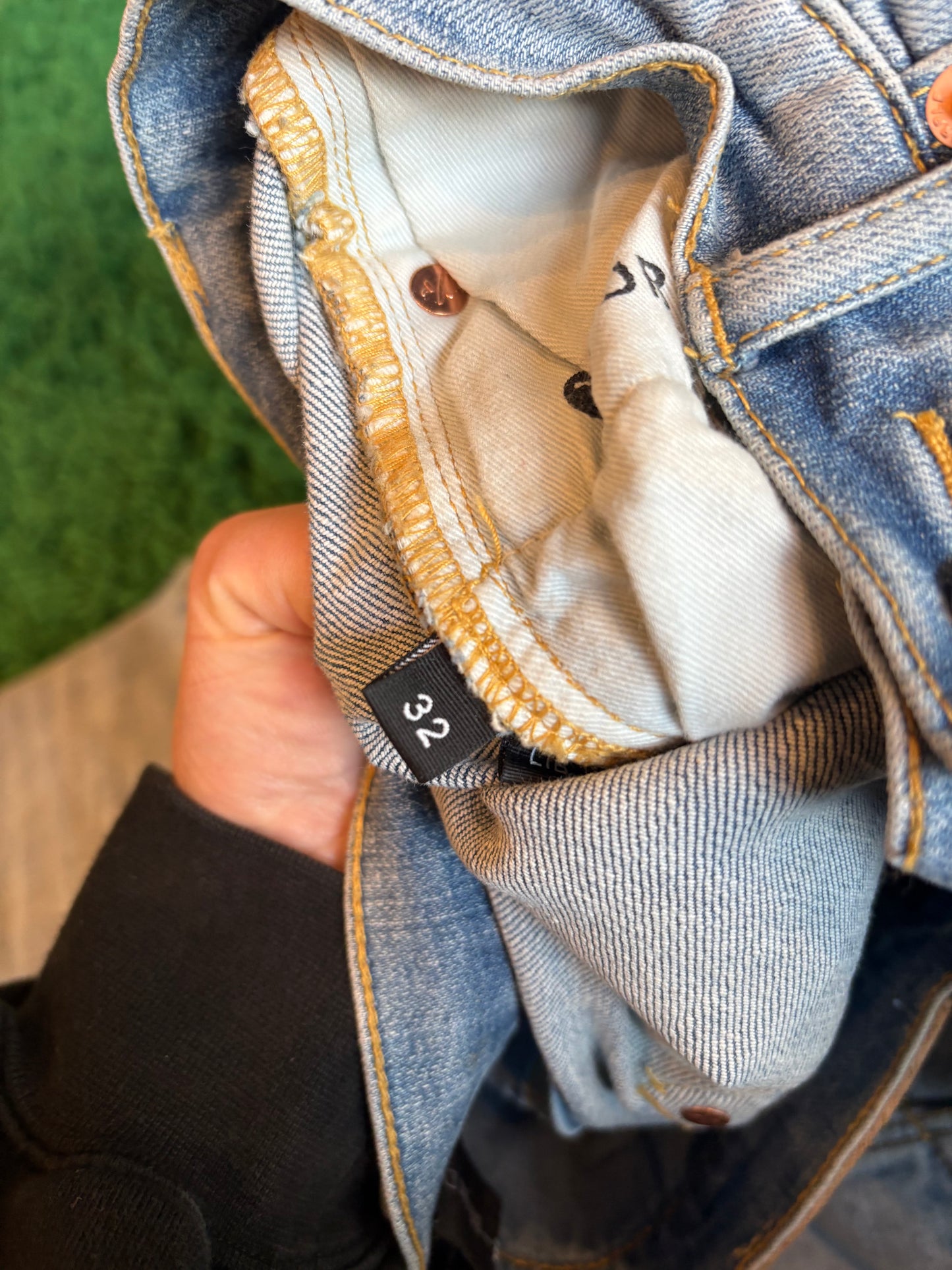 Purple Jeans Light Wash Knee Distressed Size 32