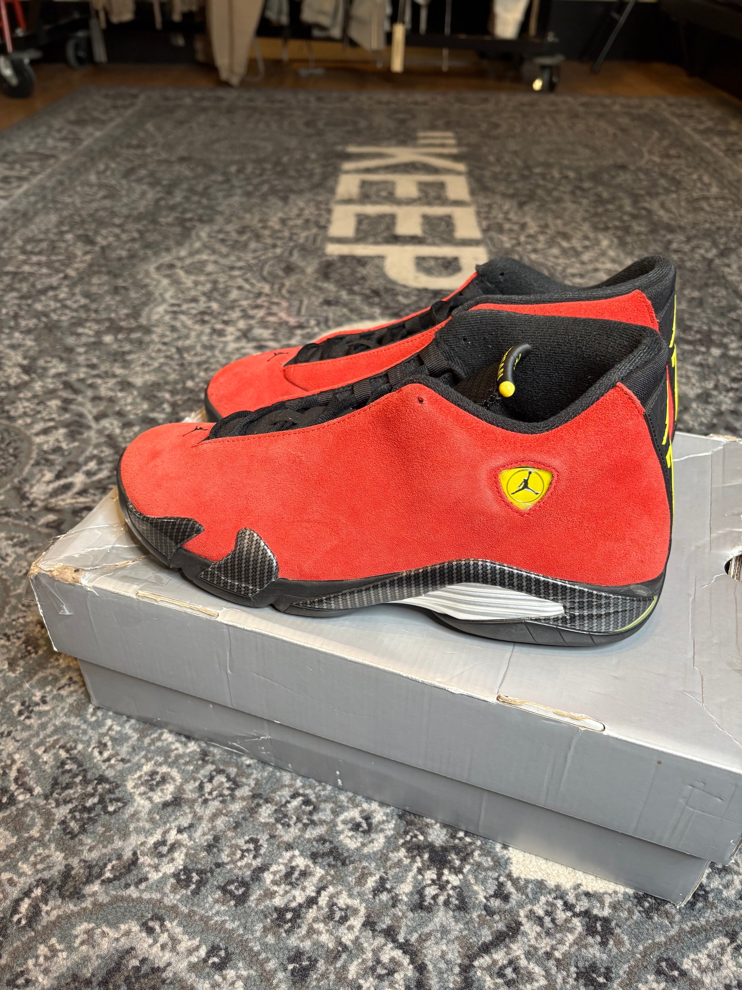 Jordan 14 Retro “Ferrari” OG CLEAN SIZE 12.5
