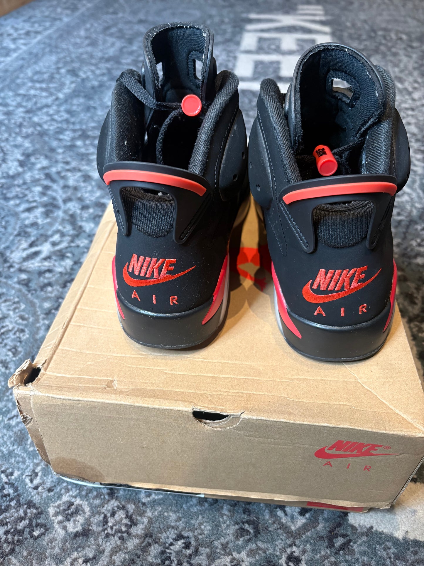 Jordan 6 Retro “Salesman Infrared” Clean Og Size 9