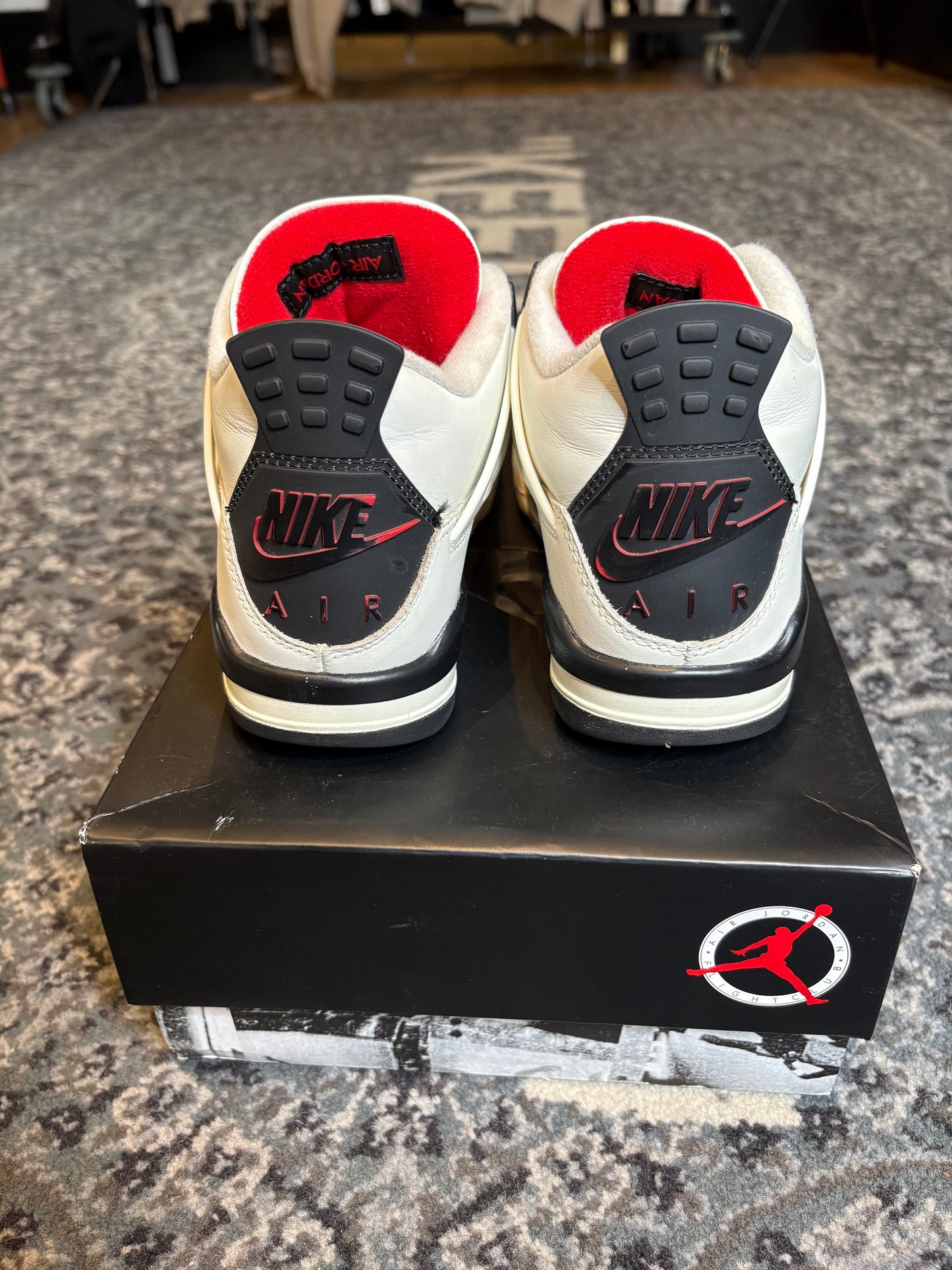 Jordan 4 Retro “Flight Club” Clean OG Size 6Y