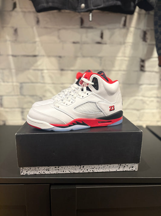 Jordan 5 ‘Fire Red’ size 7y DS og all