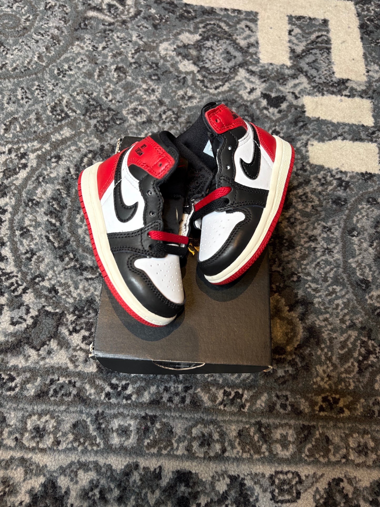 Jordan 1 Retro “Black Toes” Ds Og Size 5C