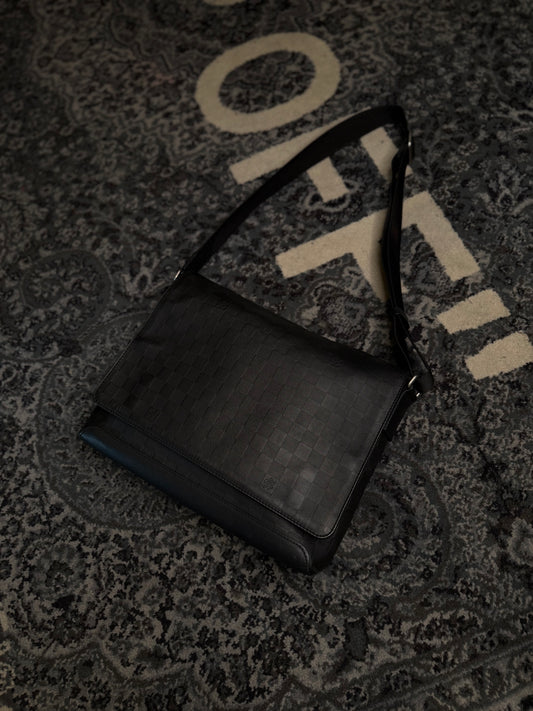 Louis Vuitton District Messenger Bag