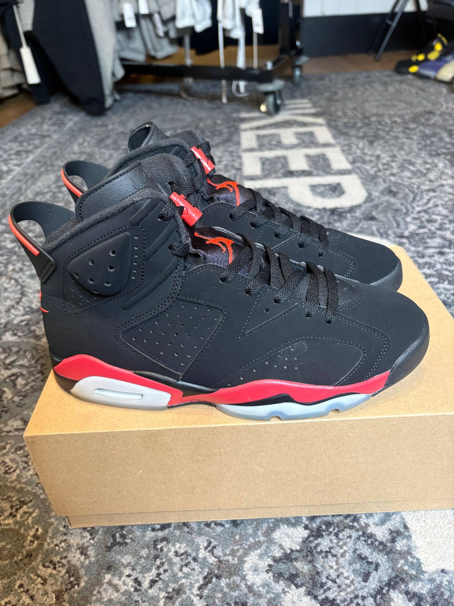 Jordan 6 Retro “Infrared SalesMan” Clean Og Size 10