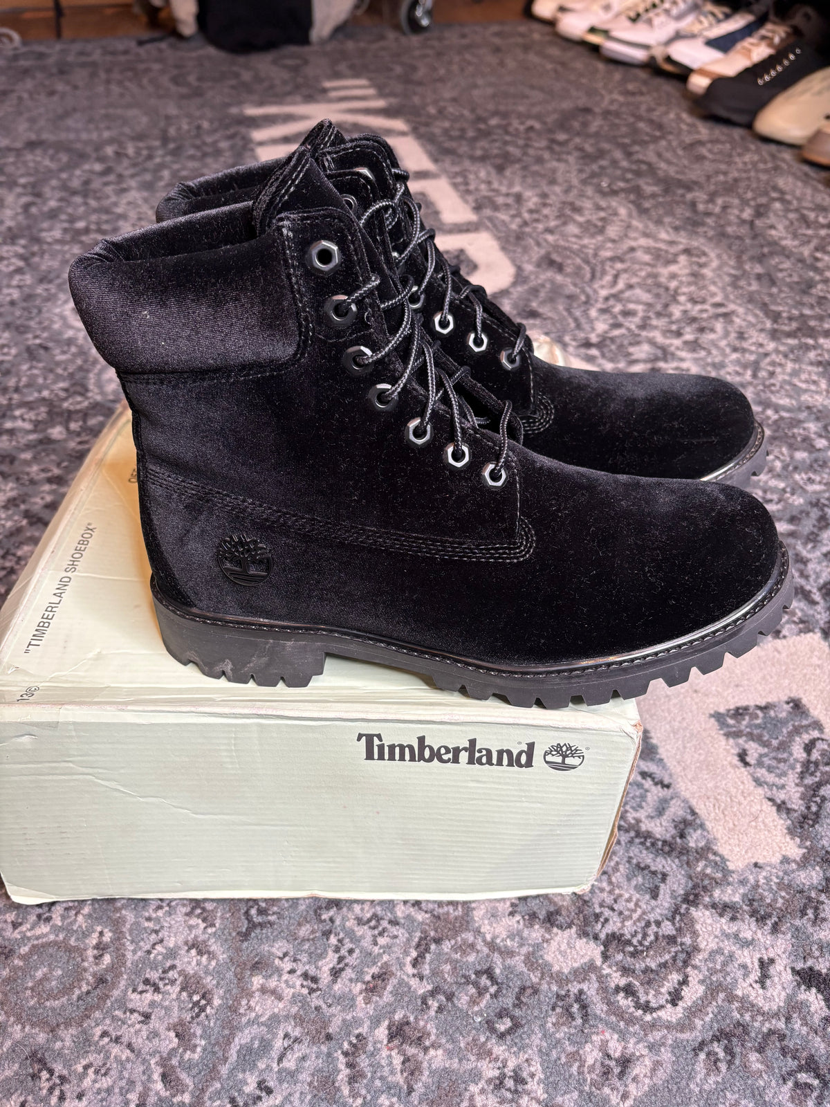Timberland 6” Boot “Off White Velvet Black” Clean Og Size 8.5