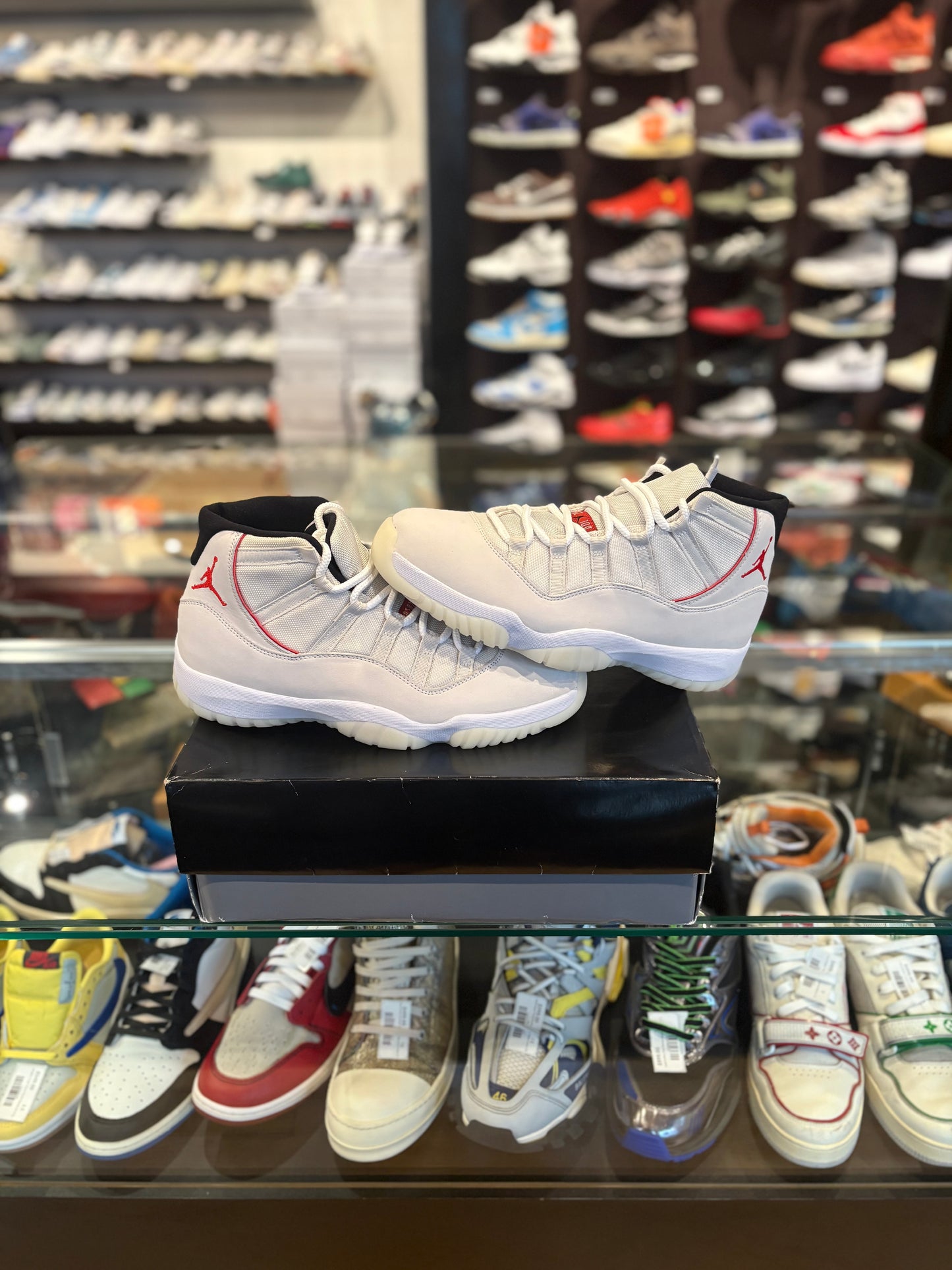 Jordan 11 ‘Tint platinum’ size 12 DS og all