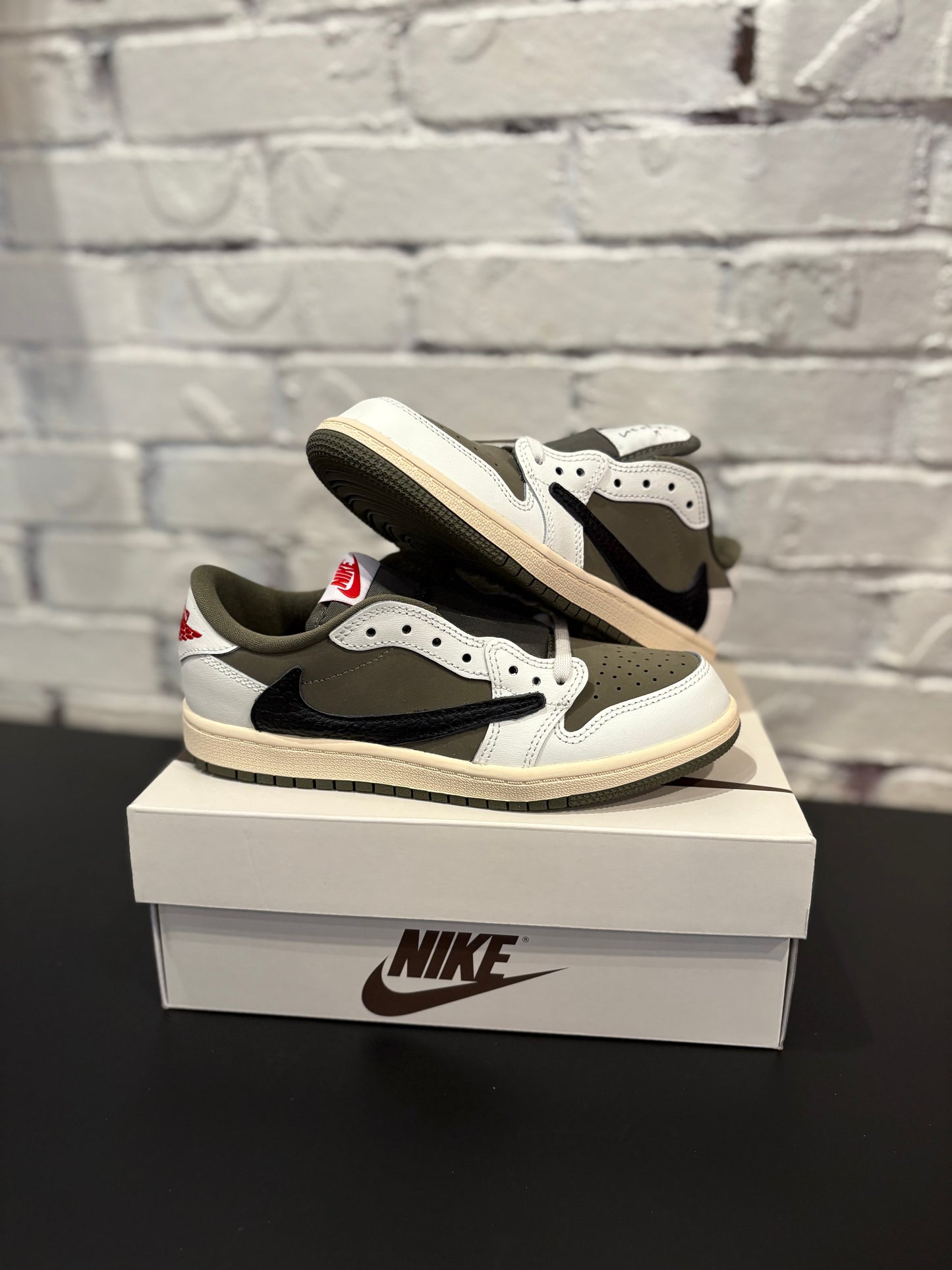 Jordan 1 Retro Low TS Medium Olive DS OG Size 2.5Y