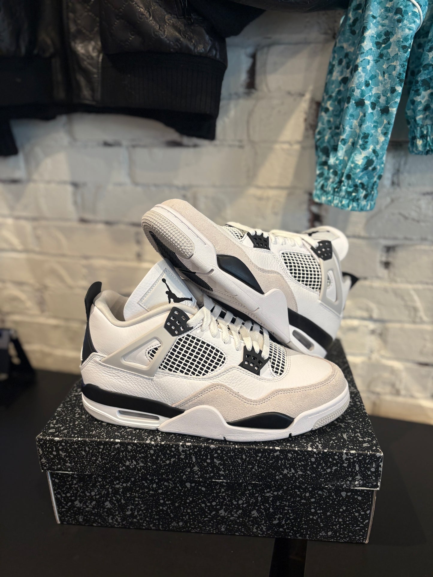 Jordan 4 Retro Military Black VNDS Size 9