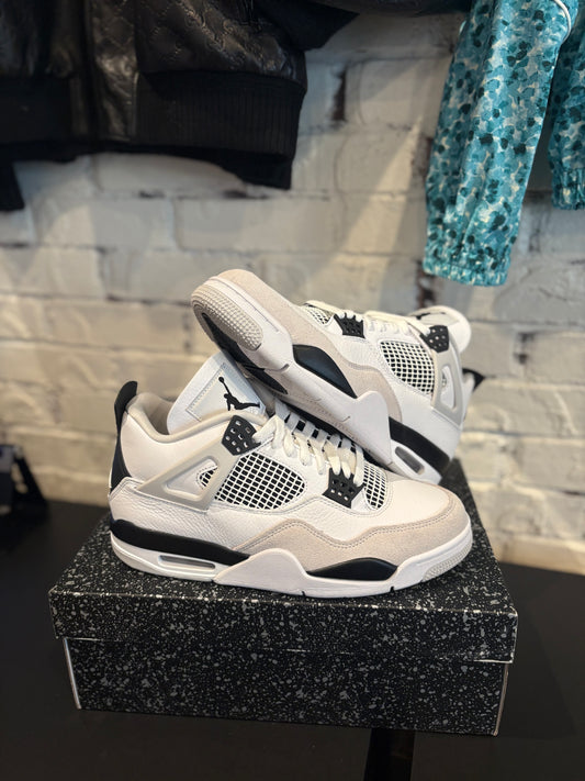 Jordan 4 Retro Military Black VNDS Size 9