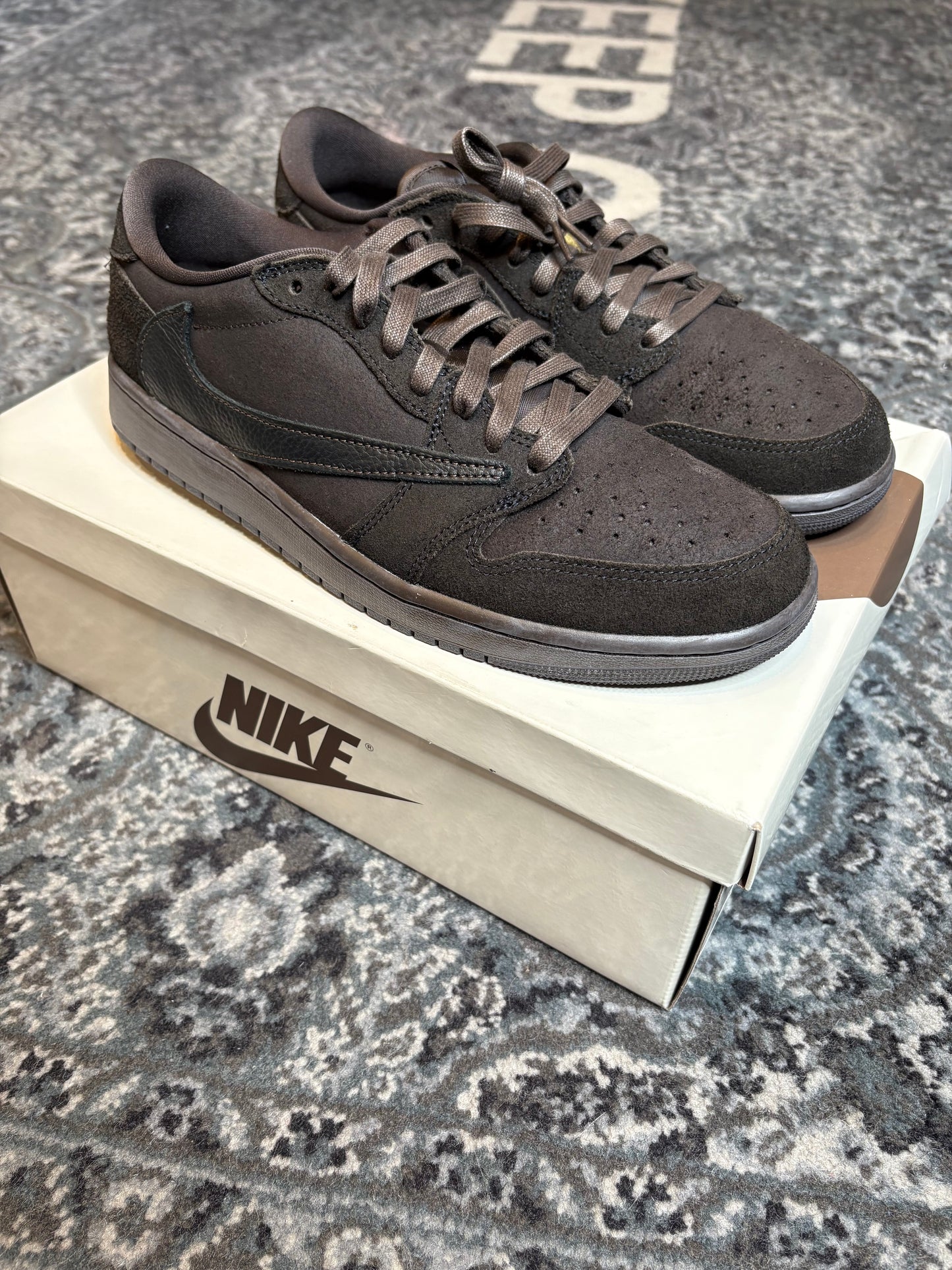 Jordan 1 Retro Low “Travis Scott Velvet Brown” OG CLEAN SIZE 10