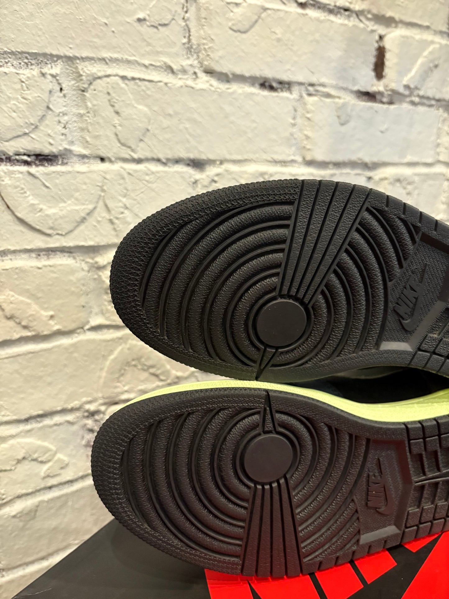 Jordan 1 Retro High Tokyo Bio Hack Clean OG Size 8.5