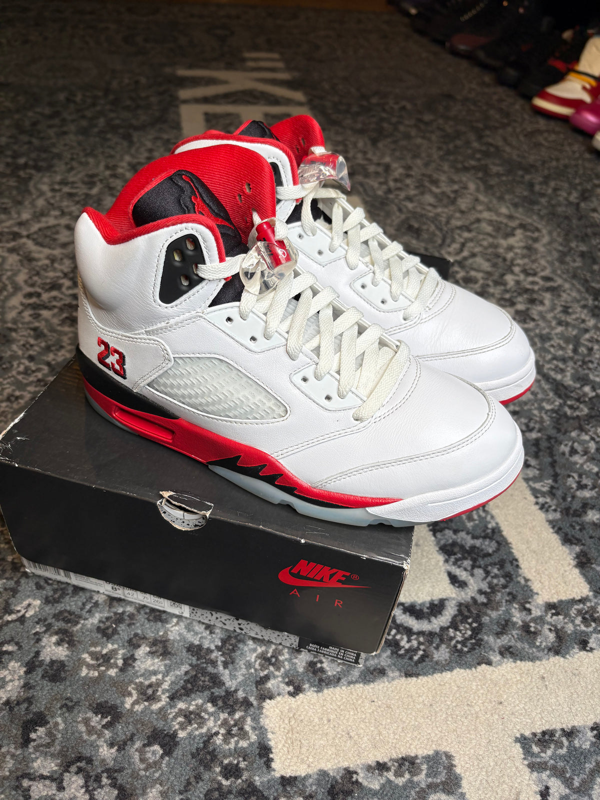 Jordan 5 Retro “Fire Red Black Tongue” Clean Og Size 8.5