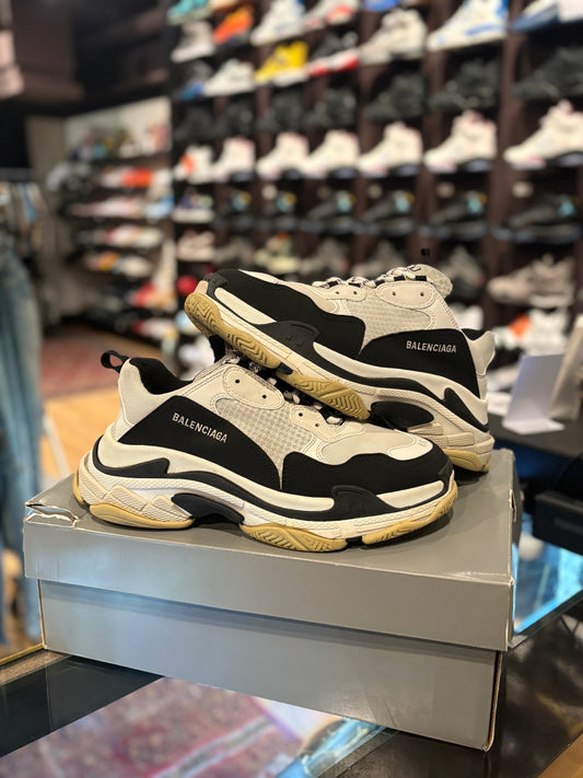 Balenciaga Triple S Black/White Clean OG Size 44