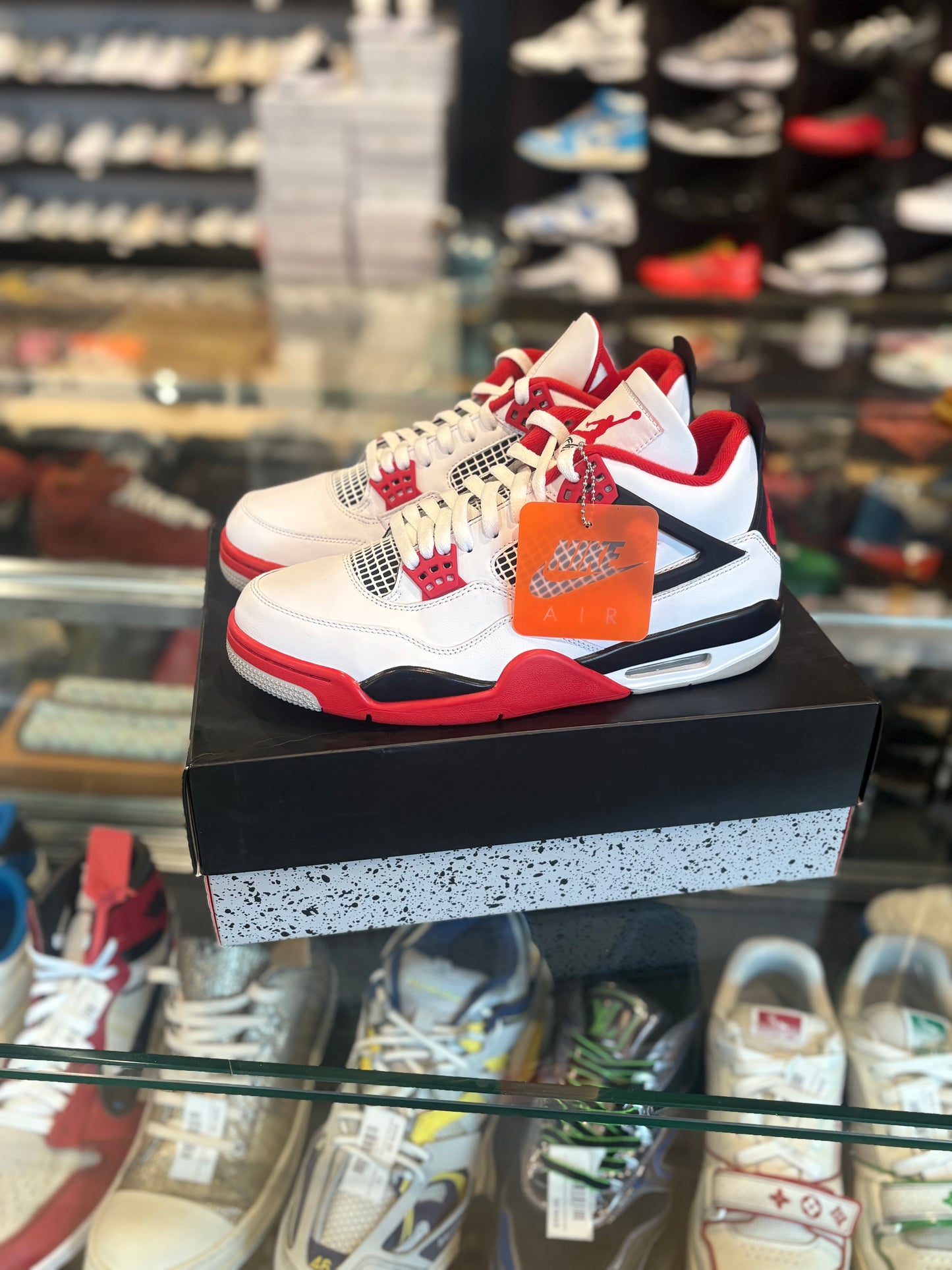 Jordan 4 ‘Fire red’ size 10.5 VNDS OG all