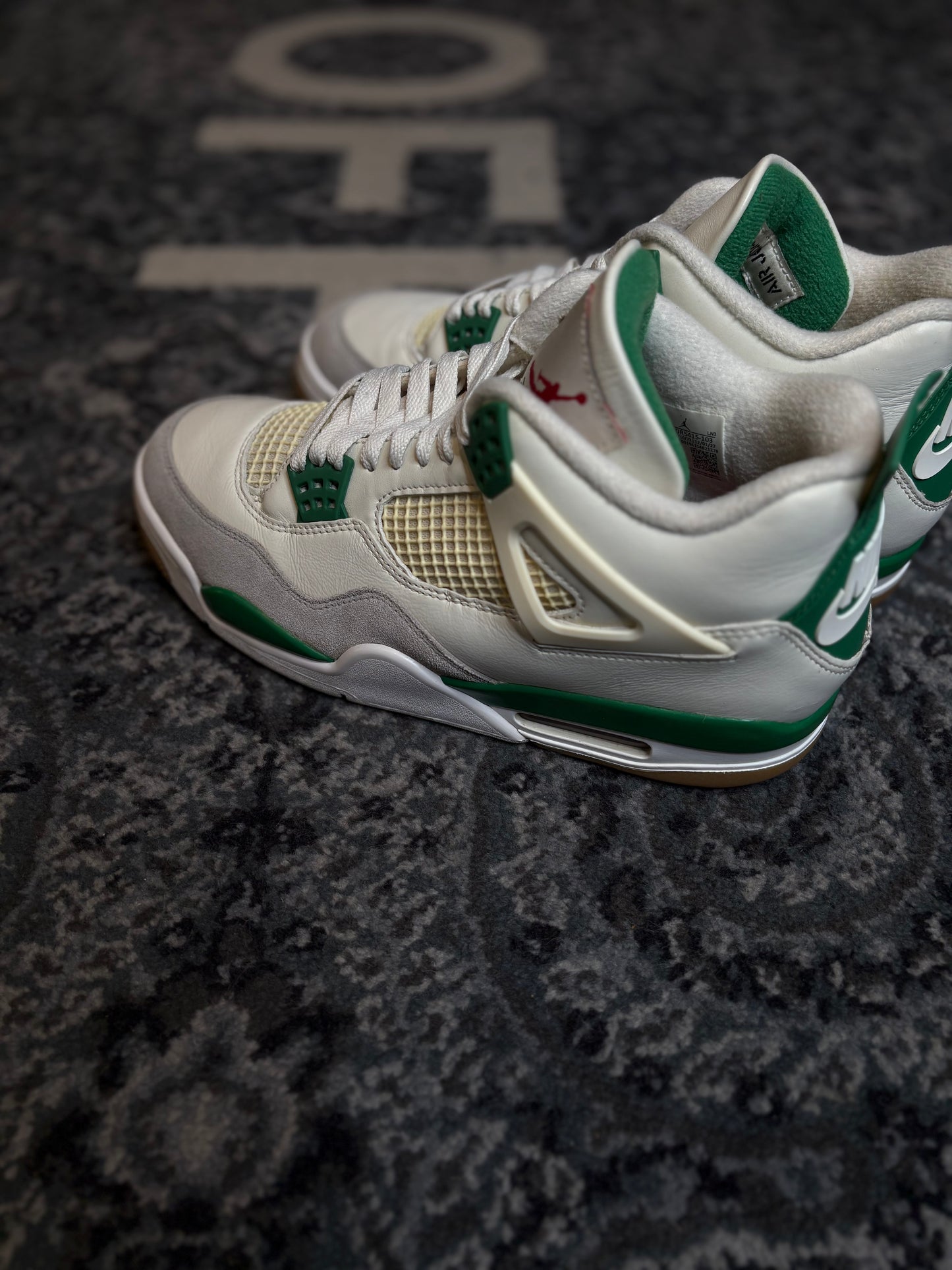 Jordan 4 SB Retro “Pine Green” NB PO SIZE 10